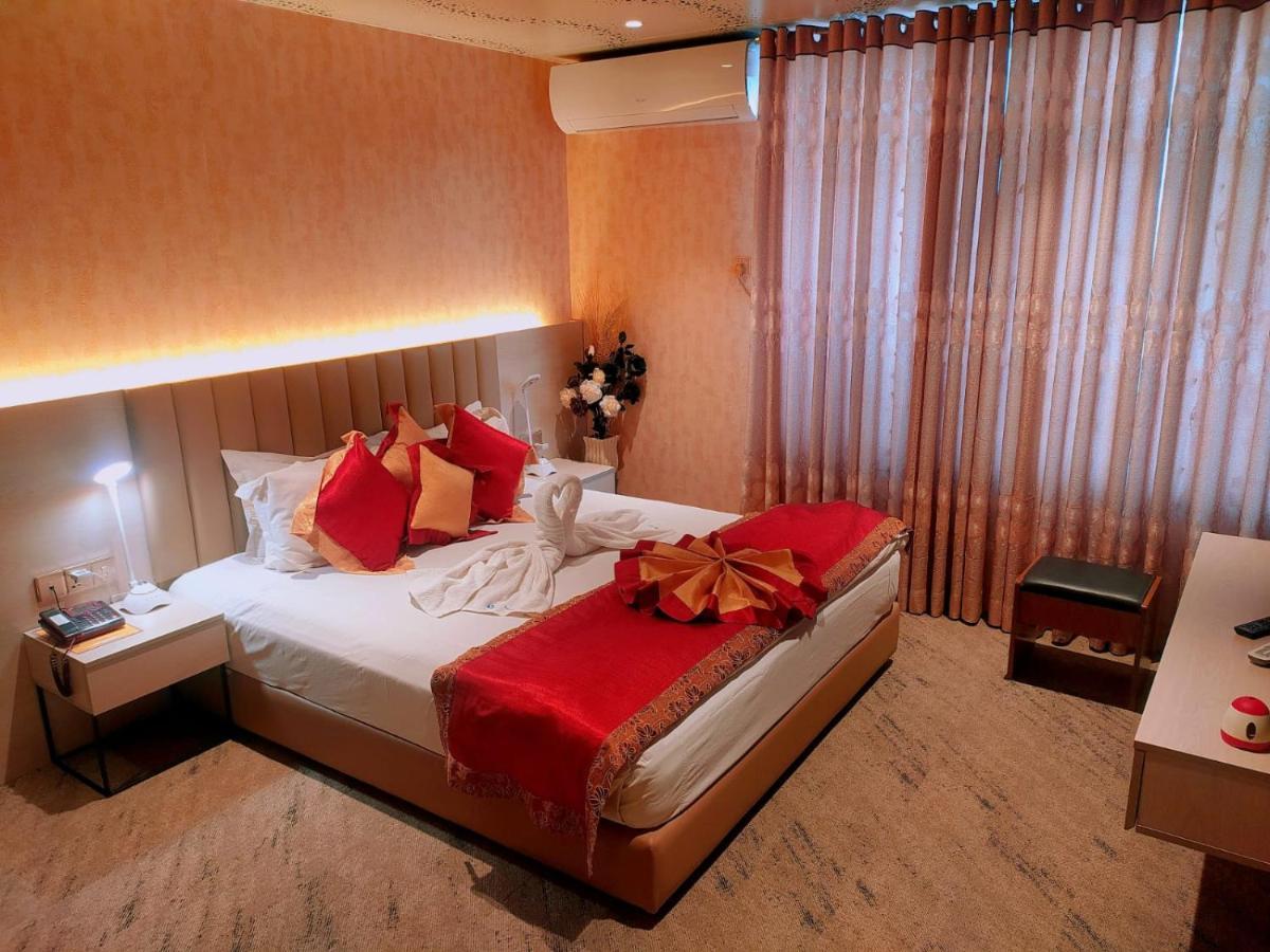 Tiger Garden Int Hotel Khulna Bagian luar foto