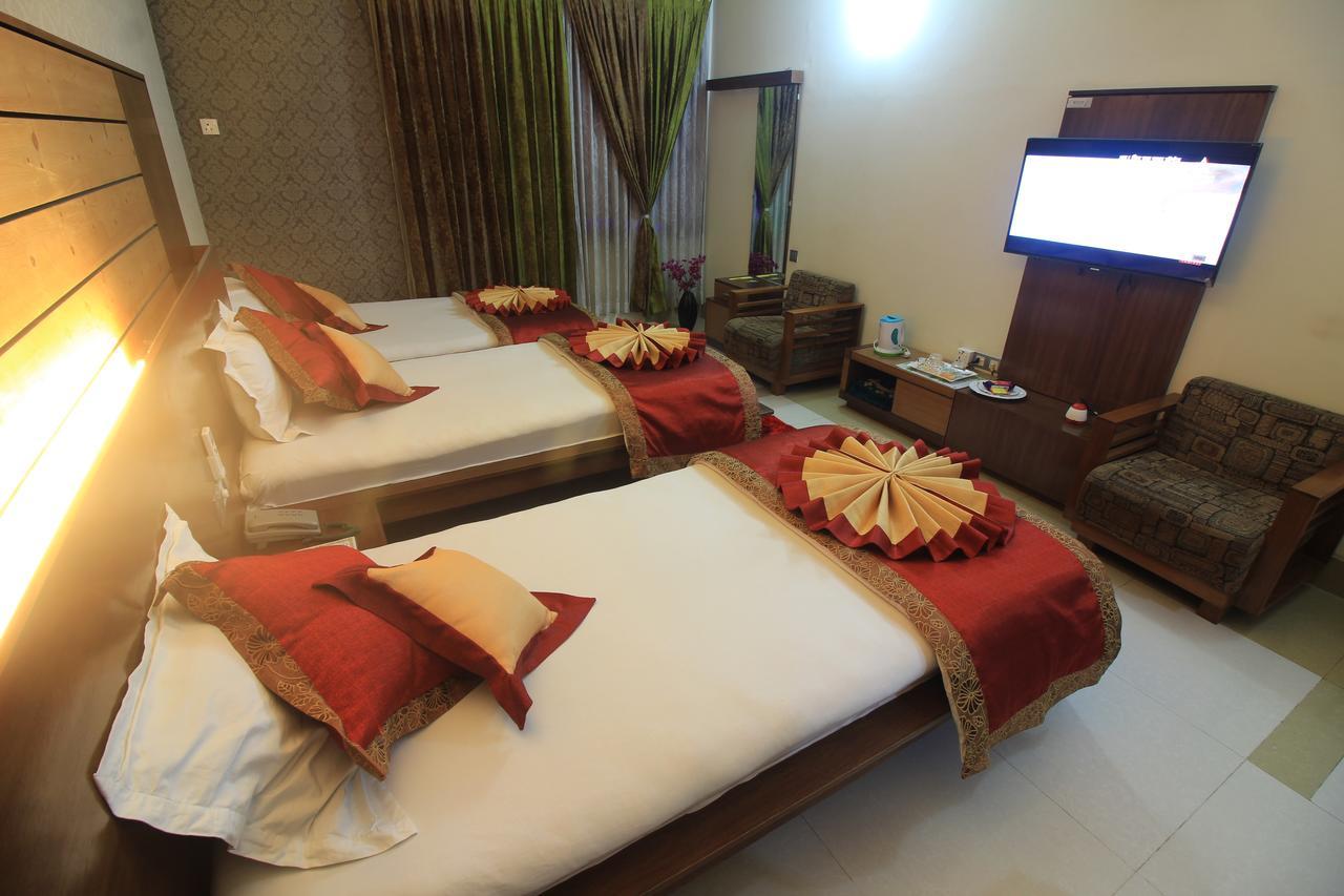 Tiger Garden Int Hotel Khulna Bagian luar foto