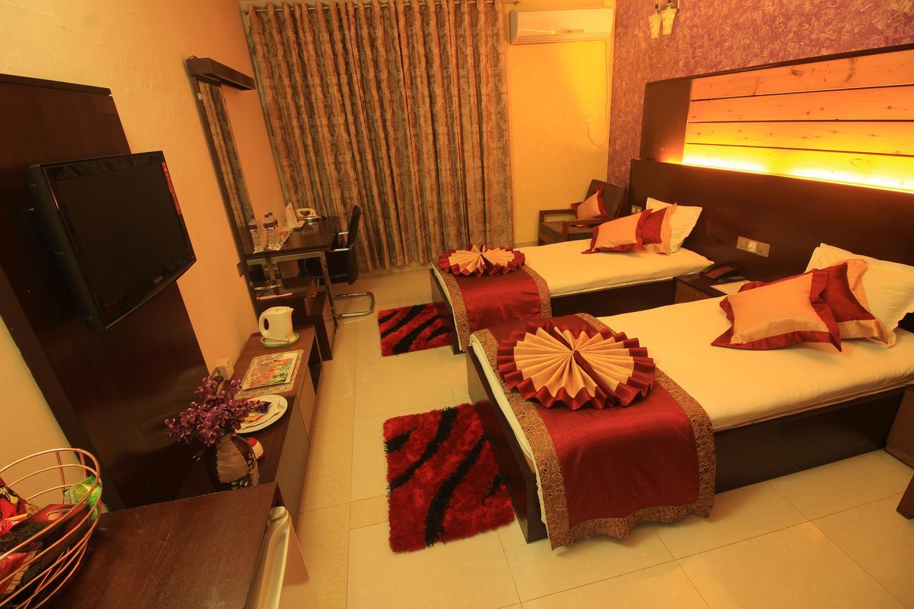 Tiger Garden Int Hotel Khulna Bagian luar foto
