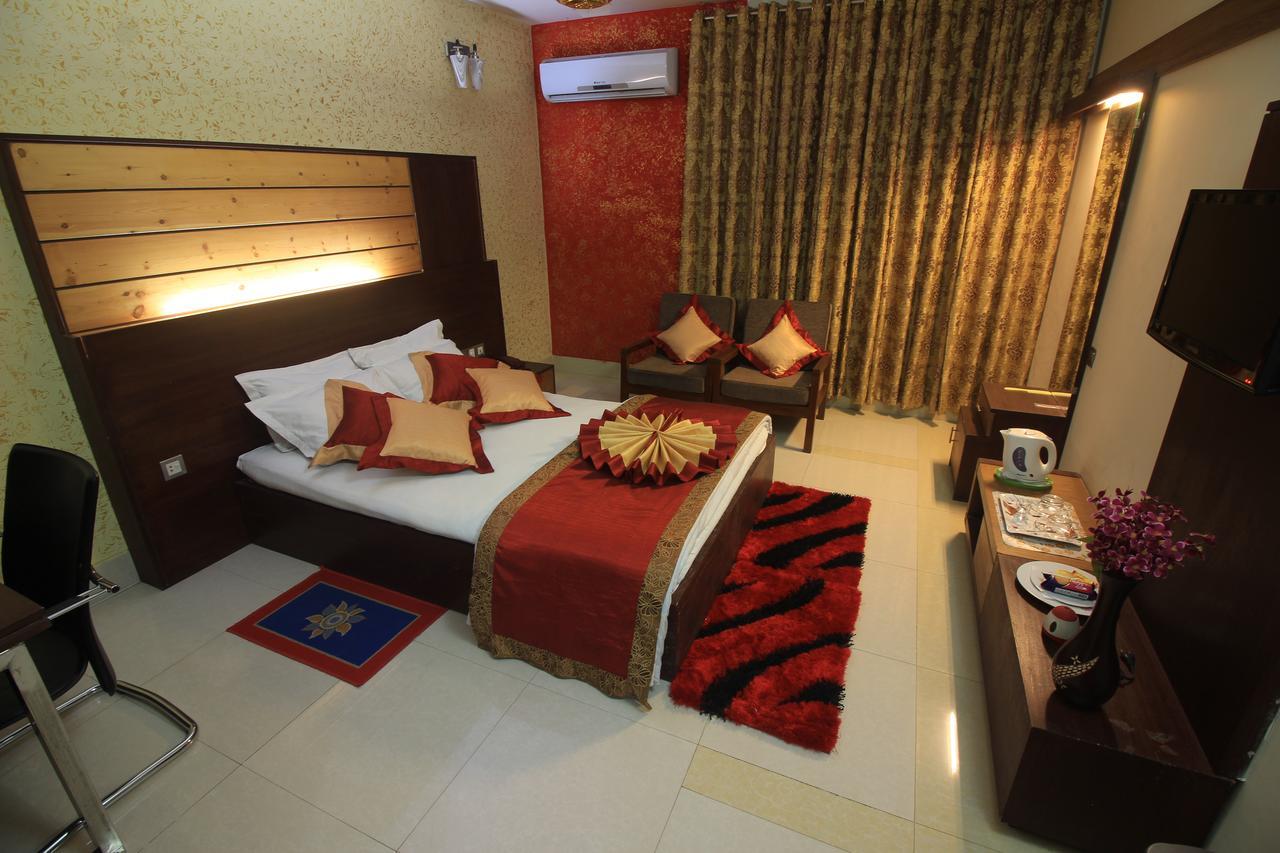 Tiger Garden Int Hotel Khulna Bagian luar foto