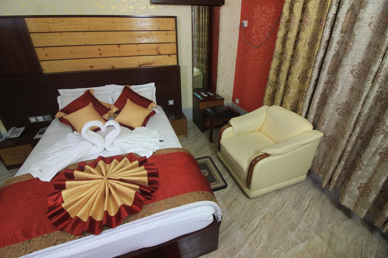 Tiger Garden Int Hotel Khulna Bagian luar foto