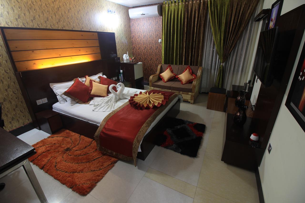 Tiger Garden Int Hotel Khulna Bagian luar foto